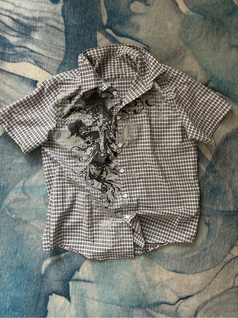 Men's Short-Sleeve Check Button-Up Shirt with Graphic Detail - Gray/Black